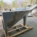4422 bunker with screw feeder conveyor