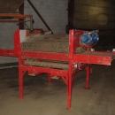 3023 TONG screen grader 1200 mm with reversible cross conveyor 