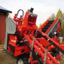4692 Dewulf P3K carrot harvester with elevator