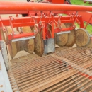 5217 Kverneland Underhaug UN2200 potato harvester