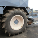 5573 Onion loader selfpropelled 3 beds