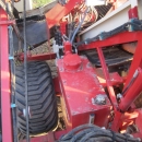 3352 Simon carrot harvester 1 row with bunker