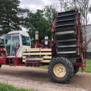 5663 Simon carrot harvester 2 row selfpropelled