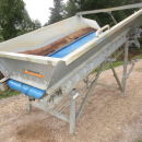 5686 Allround feeding bunker with star cleaning rollers