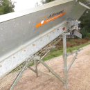 5686 Allround feeding bunker with star cleaning rollers