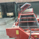 5734 Kverneland Underhaug UN2600 potato harvester