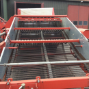 5734 Kverneland Underhaug UN2600 potato harvester