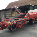 5734 Kverneland Underhaug UN2600 potato harvester