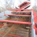 5734 Kverneland Underhaug UN2600 potato harvester