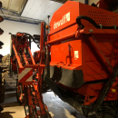 5739 Dewulf GBC carrot harvester 1 row with bunker