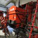 5739 Dewulf GBC carrot harvester 1 row with bunker