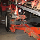5739 Dewulf GBC carrot harvester 1 row with bunker