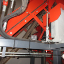 5739 Dewulf GBC carrot harvester 1 row with bunker
