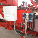 5741 Simon carrot harvester 1 row with bunker