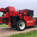 5751 Dewulf RA3060 potato harvester