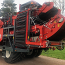 5751 Dewulf RA3060 potato harvester