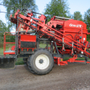 5813 Dewulf GBC carrot harvester 1 row with bunker
