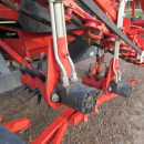 5813 Dewulf GBC carrot harvester 1 row with bunker