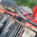 5813 Dewulf GBC carrot harvester 1 row with bunker