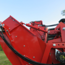 5813 Dewulf GBC carrot harvester 1 row with bunker
