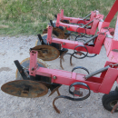 5850 Farmatic disc ridger 4 row