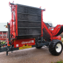 5896 Dewulf GBC carrot harvester with bunker