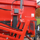 5896 Dewulf GBC carrot harvester with bunker