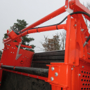 5896 Dewulf GBC carrot harvester with bunker
