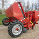 5943 Kverneland Underhaug UN3200 potato planter