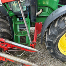 6079 Dewulf carrot harvester with elevator