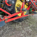 6079 Dewulf carrot harvester with elevator