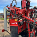6079 Dewulf carrot harvester with elevator