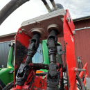 6079 Dewulf carrot harvester with elevator