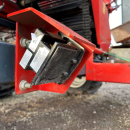 6079 Dewulf carrot harvester with elevator