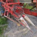 3417 Simon carrot harvester 1 row with bunker