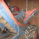 6282 Asa-Lift carrot harvester with bunker
