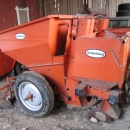 3432 Underhaug UN 2 row potato planter with fertilizer