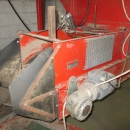 3511 Tong hopper with elevator, conveyor 