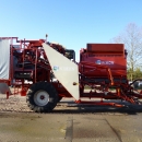 3583 Simon carrot harvester 1 row with 5 ton bunker
