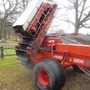 3794 Underhaug UN 2200 onion harvester with elevator