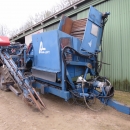 4034 Asa-Lift T120-B carrot harvester with bunker