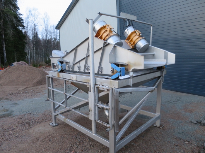 4225 Kiremko vibratory feeder 1200 mm