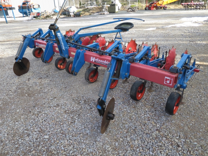 4263 Hatzenbichler row crop cleaner 7 row with steering