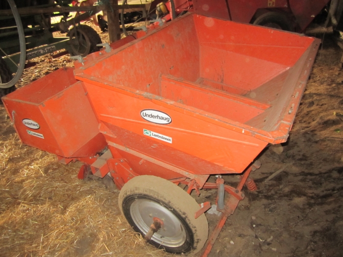 3196 Kverneland Underhaug UN potato planter 2 row