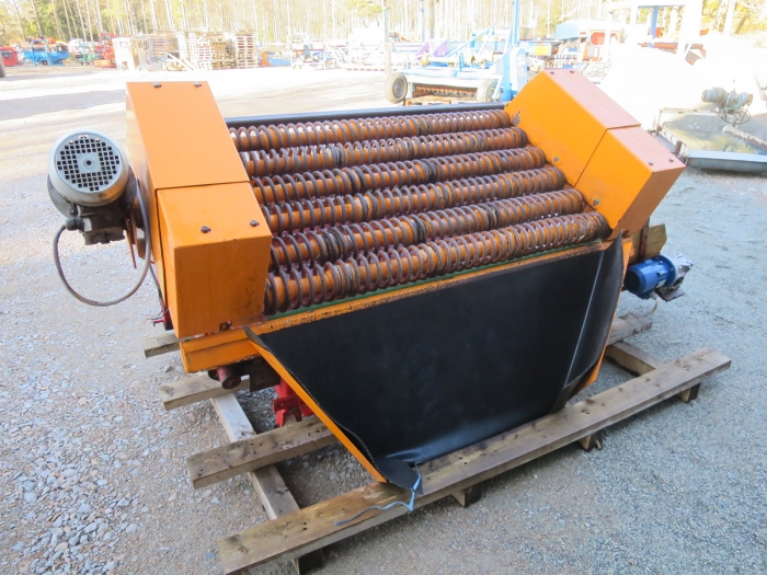 4421 Miedema soil removal roller cleaner