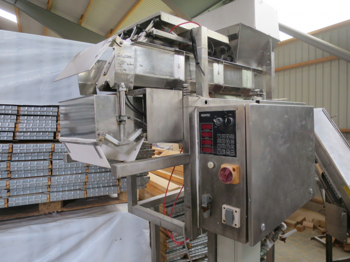 4575 Newtec 1100 computer weigher
