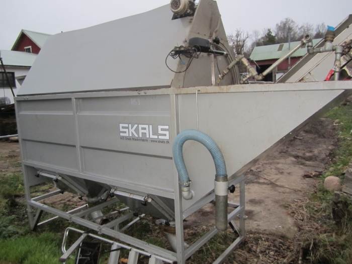 3289 SKALS potato washing machine year 2007 8 ton/hour