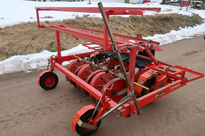 4776 Checchi & Magli Fox transplanter 3 row