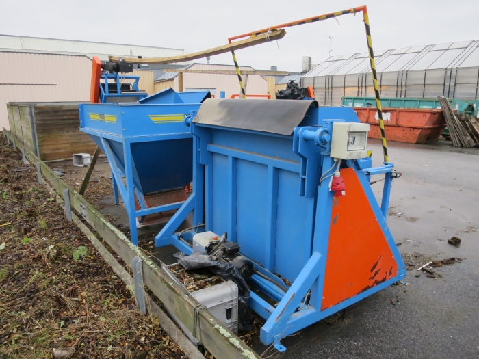 4967 EMVE box turner with feeding bunker and inspection