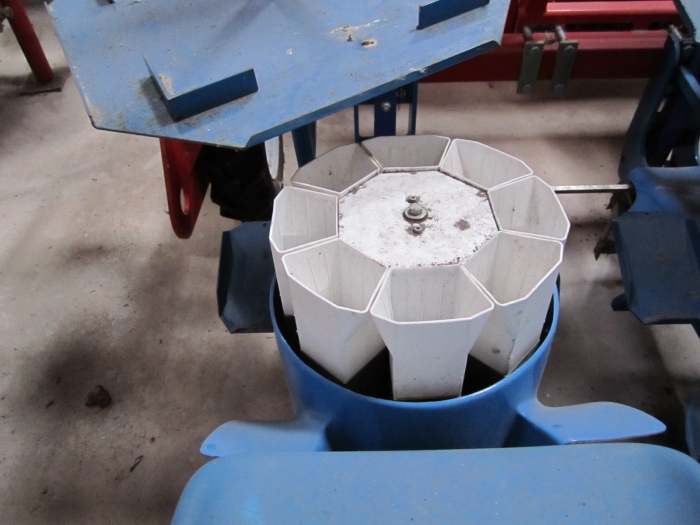 3228 Ferrari planting machine 3 row for cubic plants